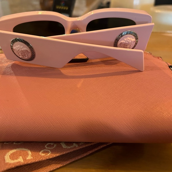 Chic Pink Sunglasses - Picture 2 of 4
